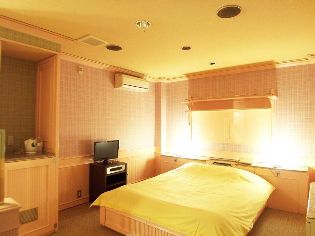 Hotel Pyramid (Adults Only) Himeji Bagian luar foto