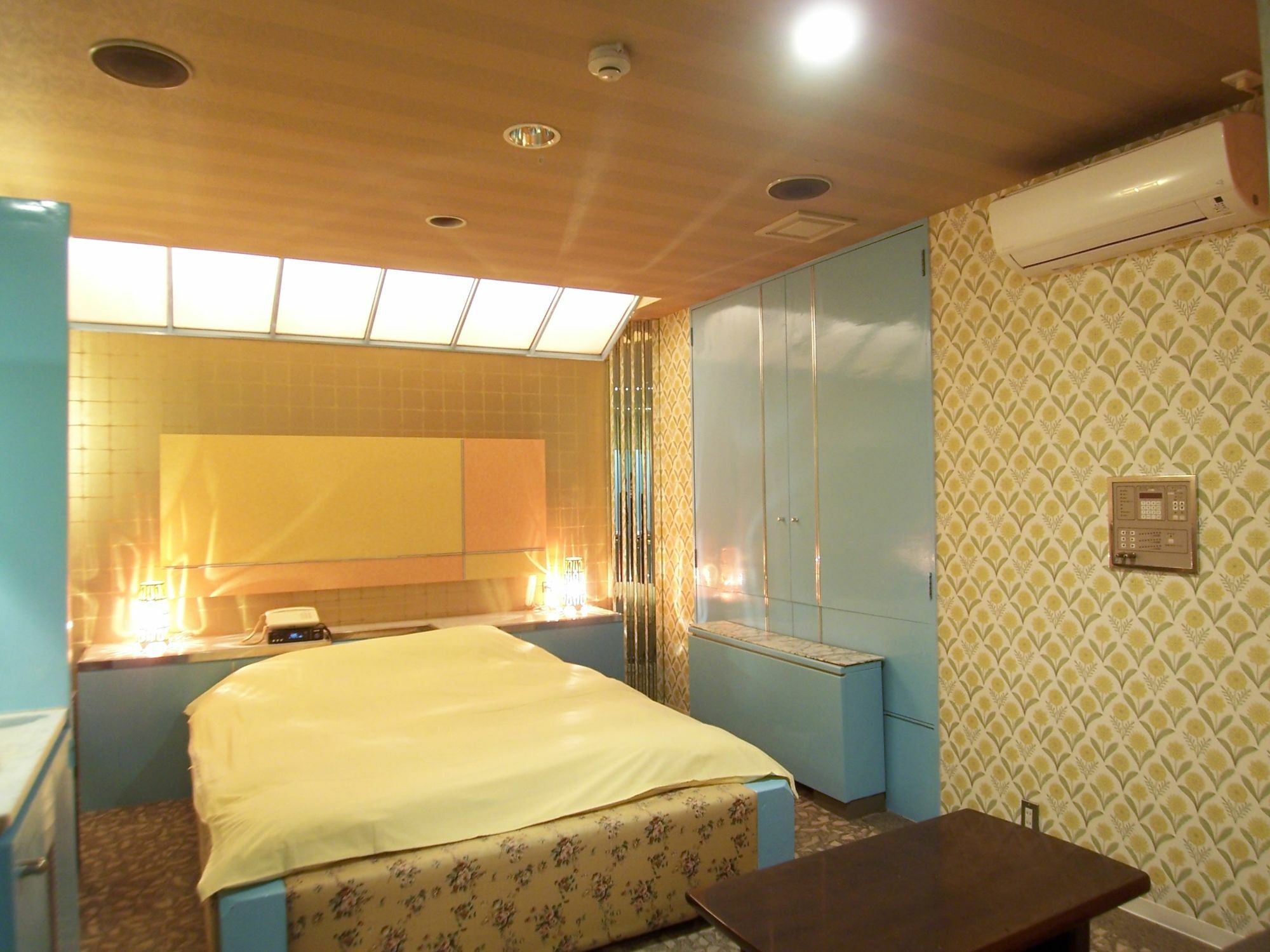 Hotel Pyramid (Adults Only) Himeji Bagian luar foto